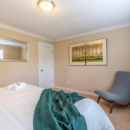 Modern Home, Four Bedrooms, King Beds Tigard Bagian luar foto
