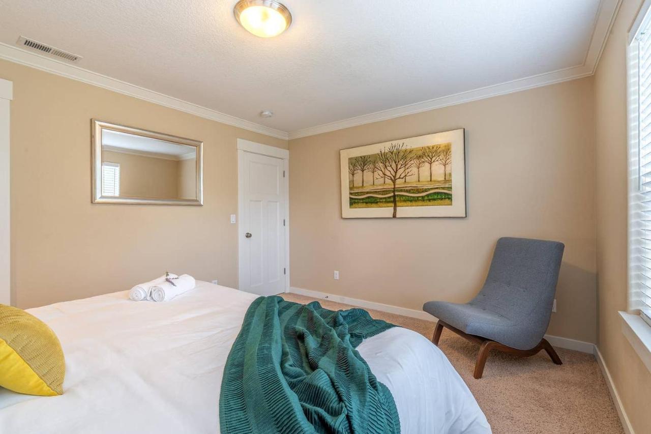 Modern Home, Four Bedrooms, King Beds Tigard Bagian luar foto