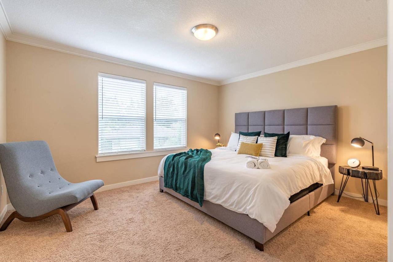 Modern Home, Four Bedrooms, King Beds Tigard Bagian luar foto
