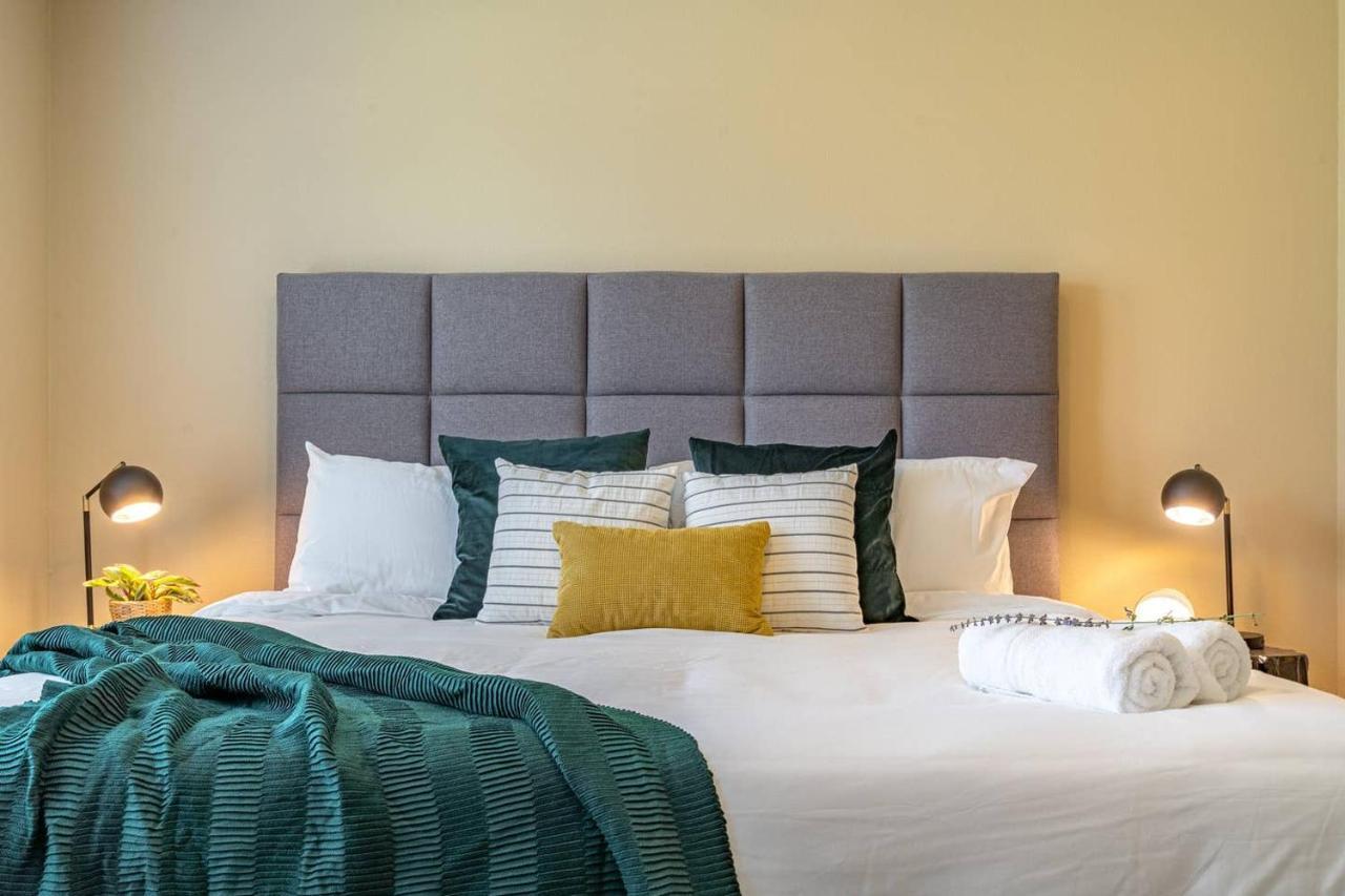 Modern Home, Four Bedrooms, King Beds Tigard Bagian luar foto