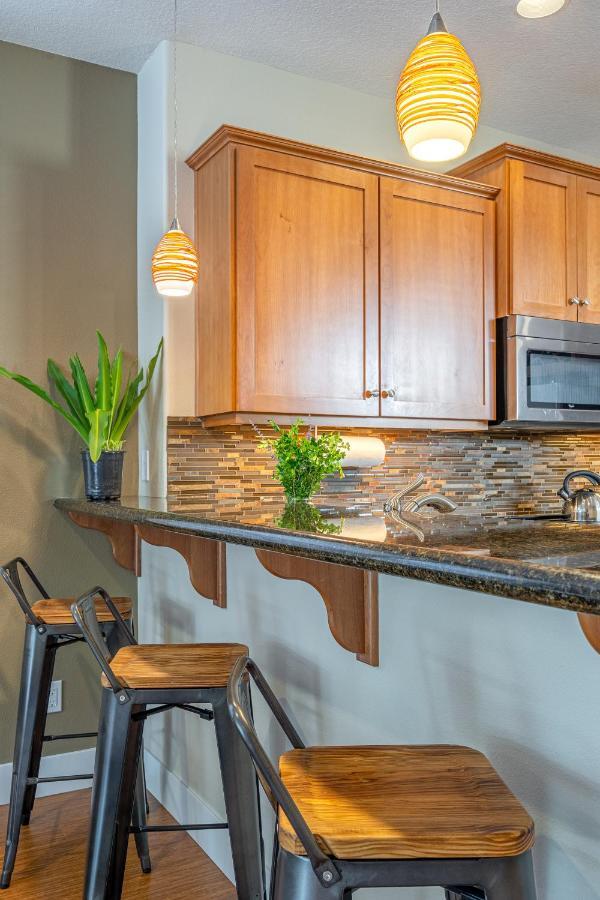 Modern Home, Four Bedrooms, King Beds Tigard Bagian luar foto