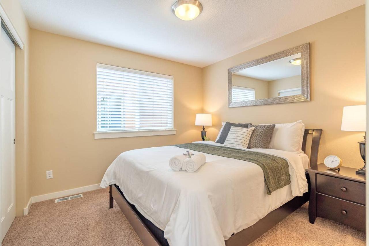 Modern Home, Four Bedrooms, King Beds Tigard Bagian luar foto