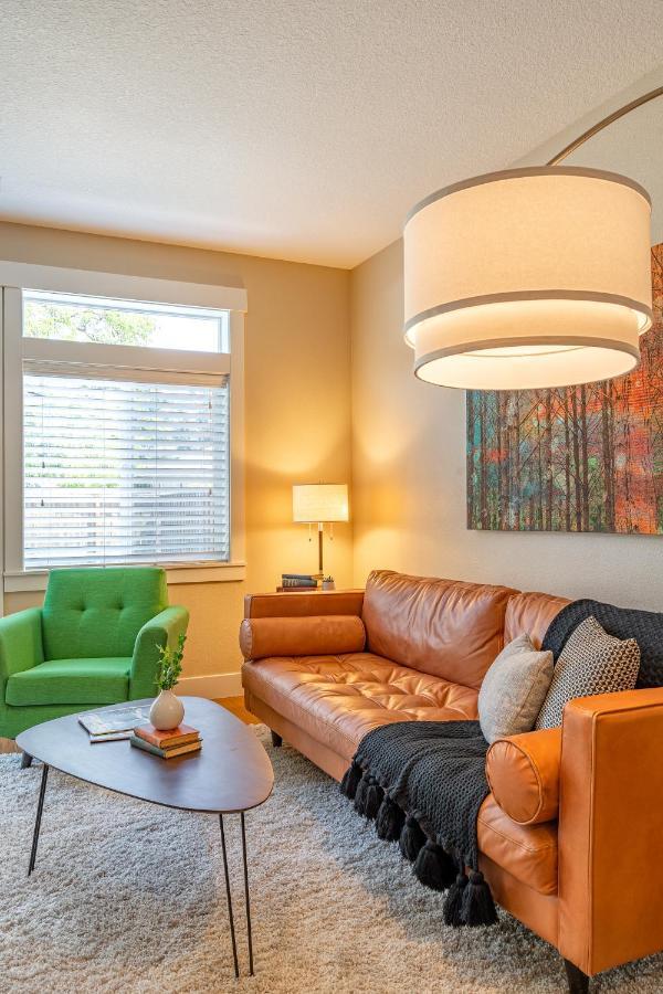 Modern Home, Four Bedrooms, King Beds Tigard Bagian luar foto